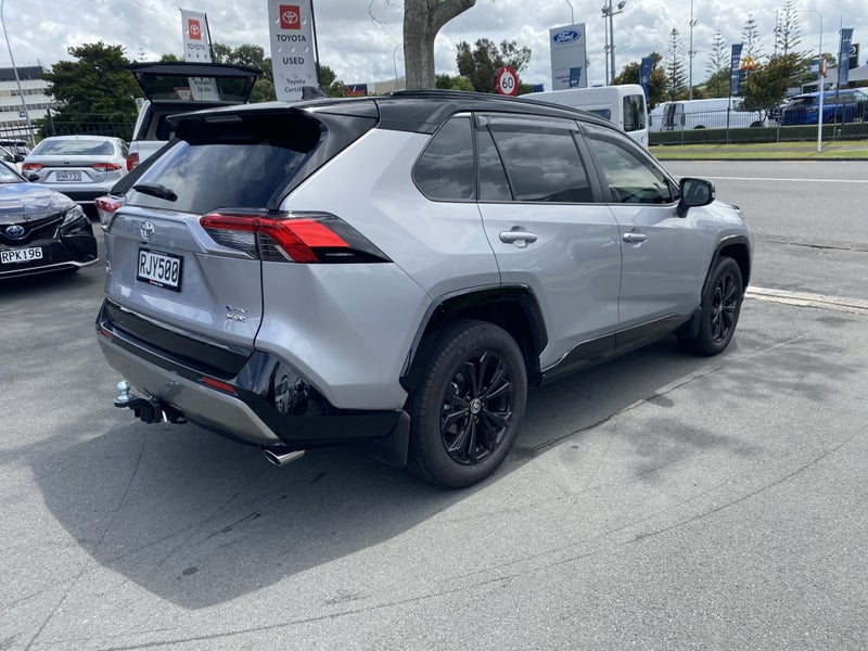 2025 Toyota RAV4 XSE 2.5P HV ECVT AWD SUV/5D/5S image 2