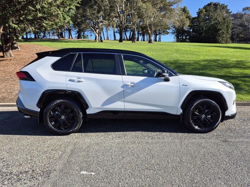 2025 Toyota RAV4 XSE 2.5P HV ECVT AWD SUV/5D/5S image 5