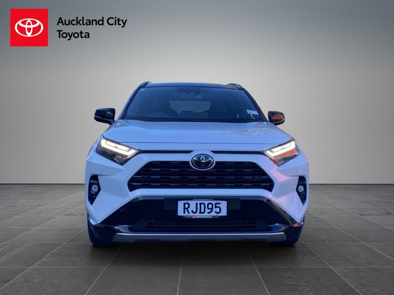 2025 Toyota RAV4 XSE 2.5P HV ECVT AWD SUV image 2