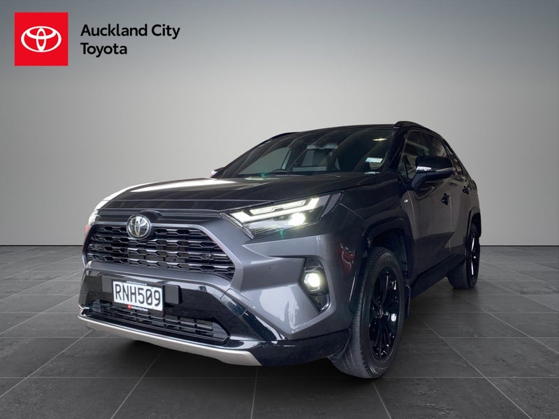 2025 Toyota RAV4 XSE 2.5P HV ECVT AWD SUV image 3