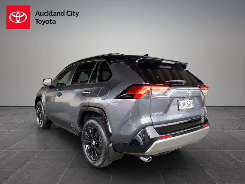 2025 Toyota RAV4 XSE 2.5P HV ECVT AWD SUV image 5