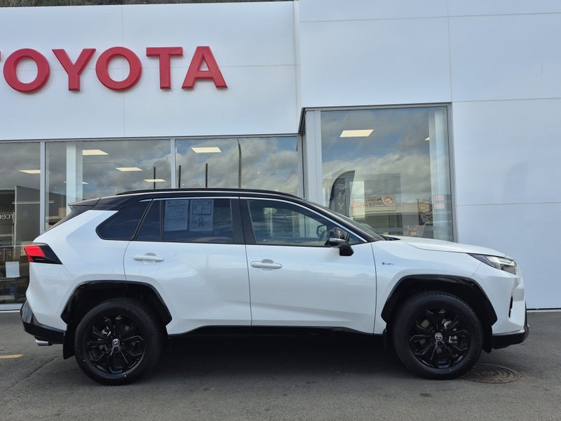 2025 Toyota RAV4 XSE 2.5P HYBRID 4WD image 2