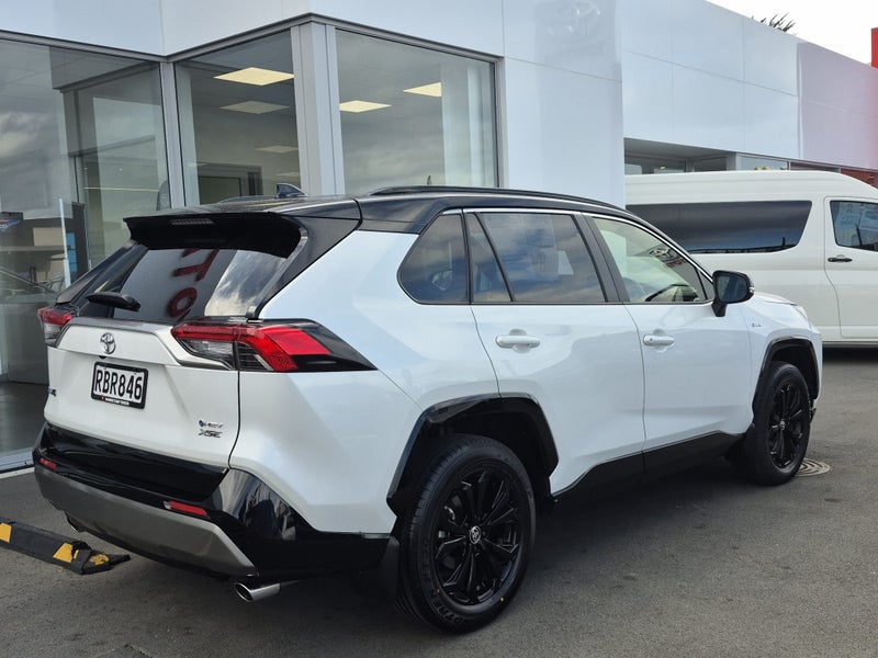 2025 Toyota RAV4 XSE 2.5P HYBRID 4WD image 3