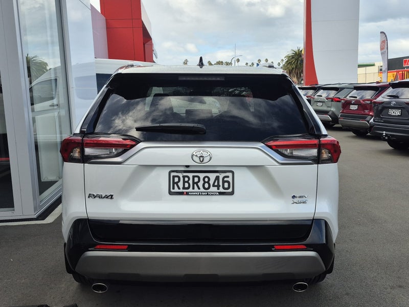 2025 Toyota RAV4 XSE 2.5P HYBRID 4WD image 4