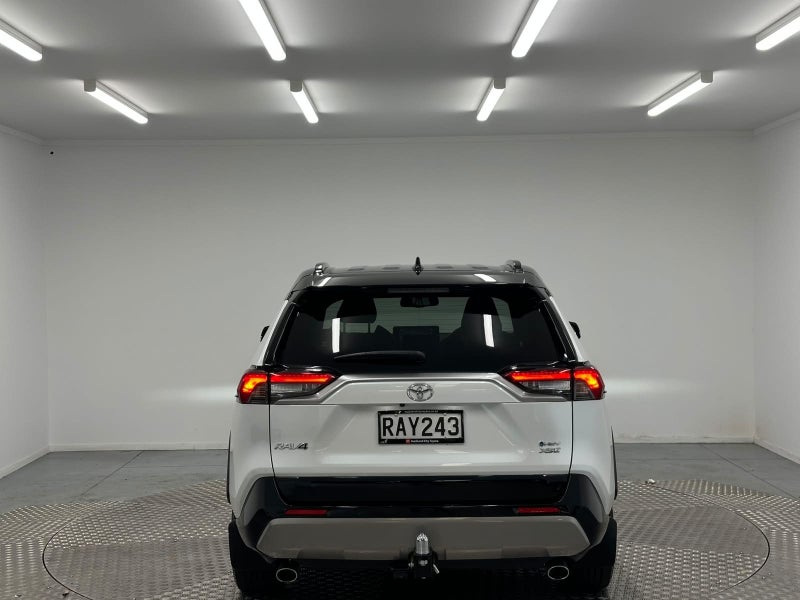 2025 Toyota RAV4 XSE 2.5P Hybrid AWD image 4