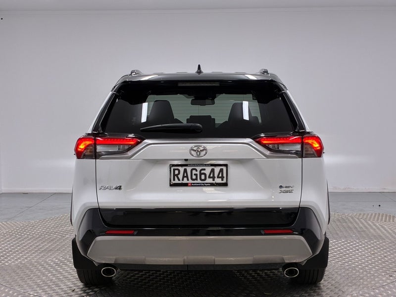 2025 Toyota RAV4 XSE 2.5P Hybrid AWD image 4