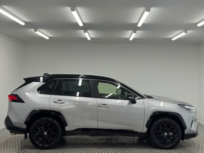 2025 Toyota RAV4 XSE 2.5P Hybrid AWD image 2