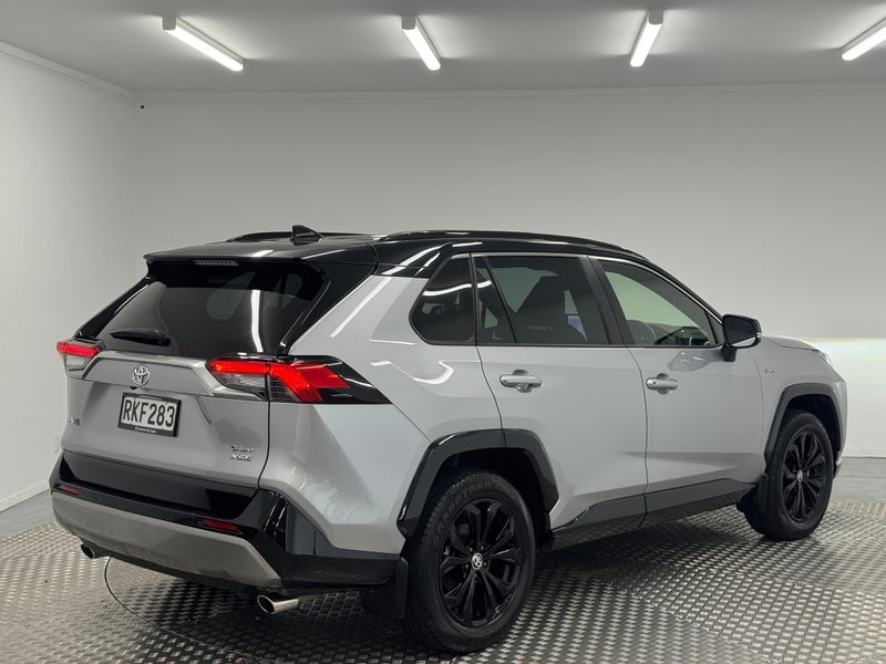 2025 Toyota RAV4 XSE 2.5P Hybrid AWD image 3