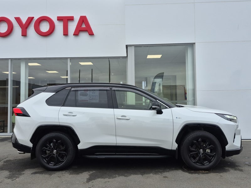2025 Toyota RAV4 XSE 2.5P HYBRID AWD Auto image 2
