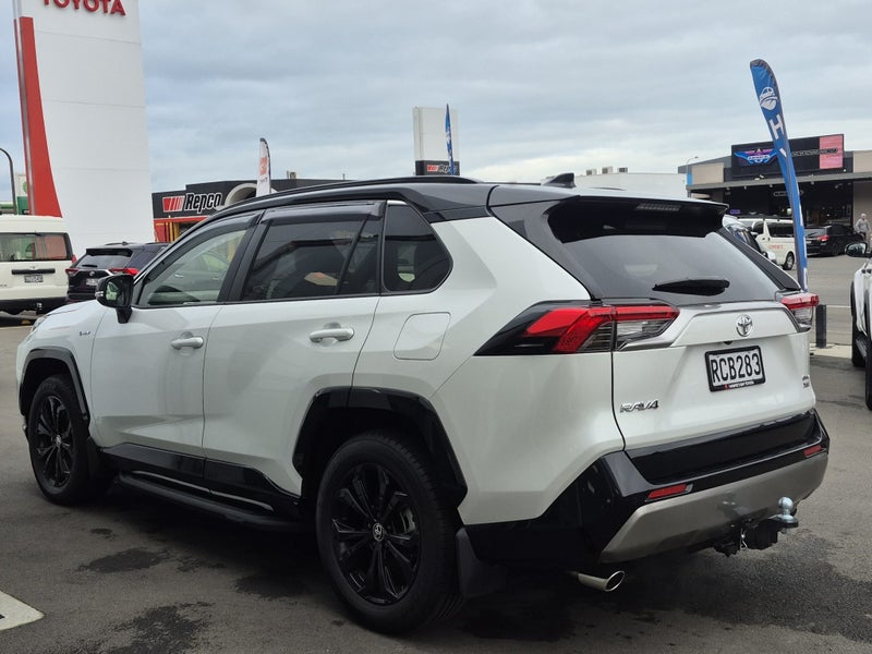 2025 Toyota RAV4 XSE 2.5P HYBRID AWD Auto image 5