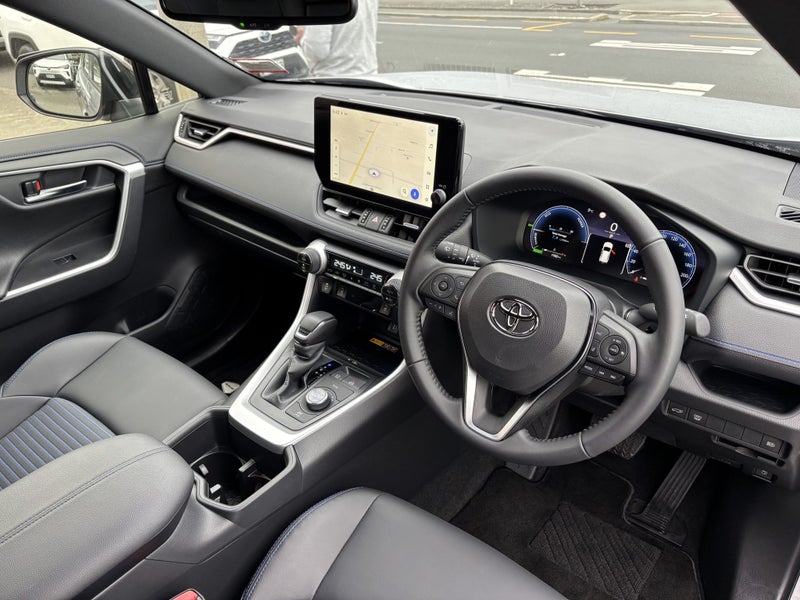 2025 Toyota RAV4 XSE 2.5P Hybrid AWD Auto image 3