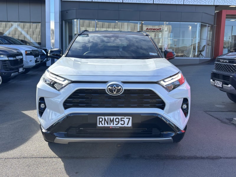2025 Toyota RAV4 XSE 2.5P Hybrid AWD Auto image 3