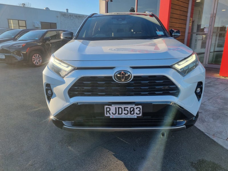 2025 Toyota RAV4 XSE 2.5P Hybrid AWD Automatic SUV image 2