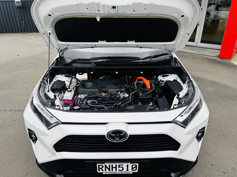 2025 Toyota RAV4 XSE 2.5P Hybrid AWD Automatic SUV image 5