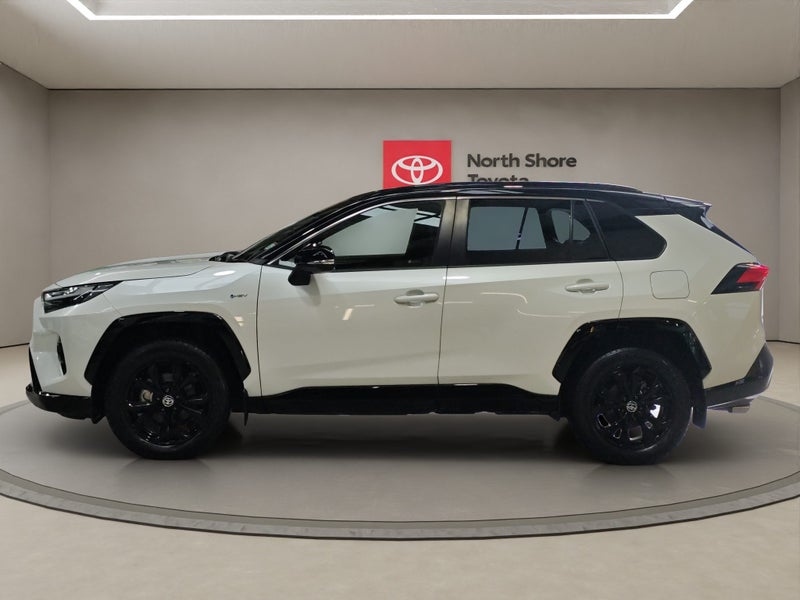 2025 Toyota RAV4 XSE 2.5P Hybrid AWD SUV image 4