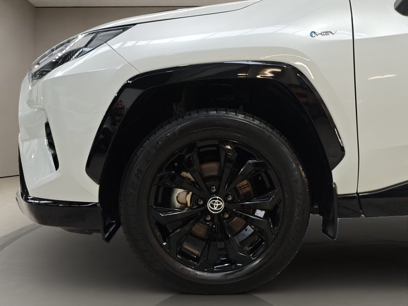 2025 Toyota RAV4 XSE 2.5P Hybrid AWD SUV image 5