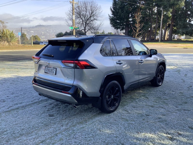 2025 Toyota RAV4 XSE 2.5P Hybrid Electric Vehic... image 5