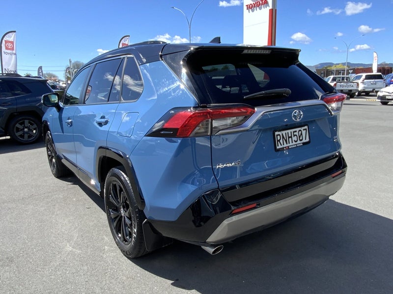 2025 Toyota RAV4 XSE - Great colour & Certified! image 5