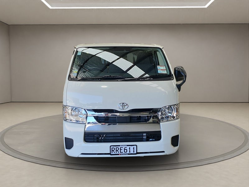 2025 Toyota Regius 2.8L Diesel Turbo 2WD Van image 2