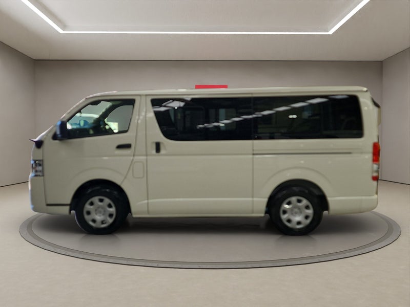 2025 Toyota Regius 2.8L Diesel Turbo 2WD Van image 4