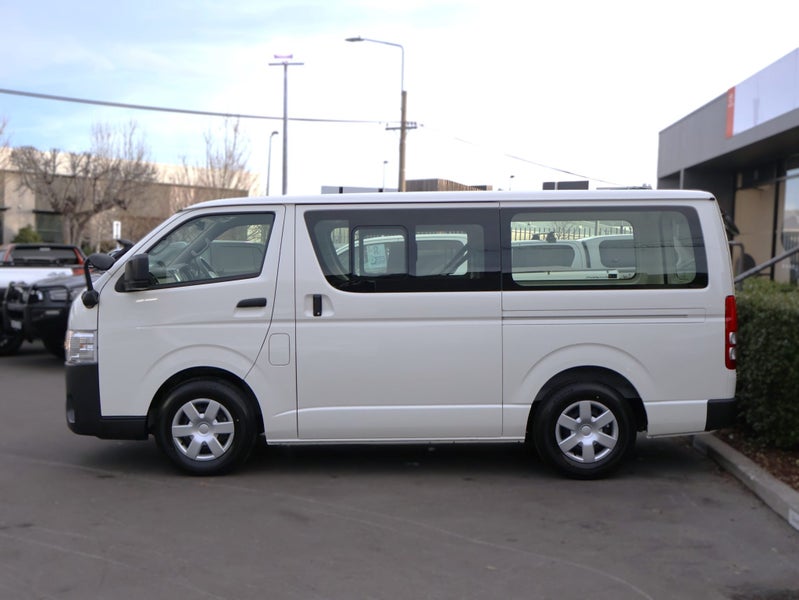 2025 Toyota Regius Hiace DIESEL DX GL 2WD, Auto image 4