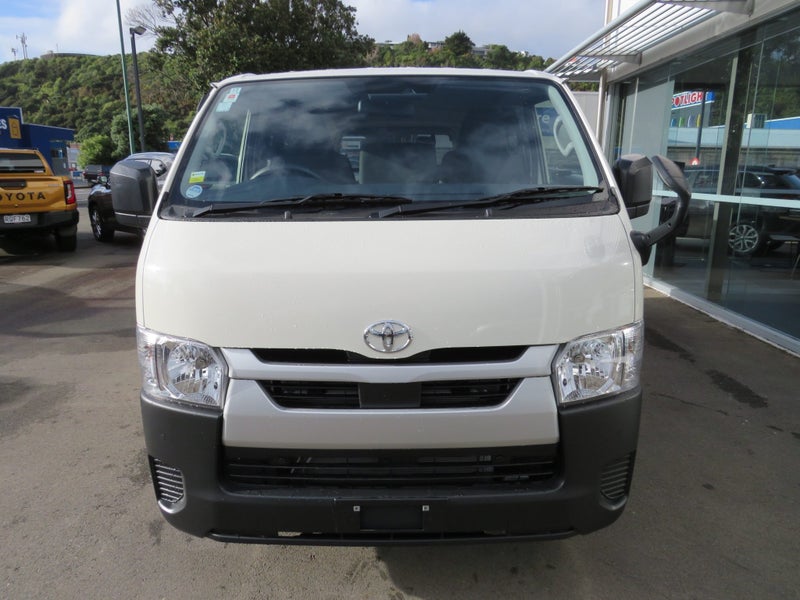 2025 Toyota Regius Hiace Reguis ACE image 3