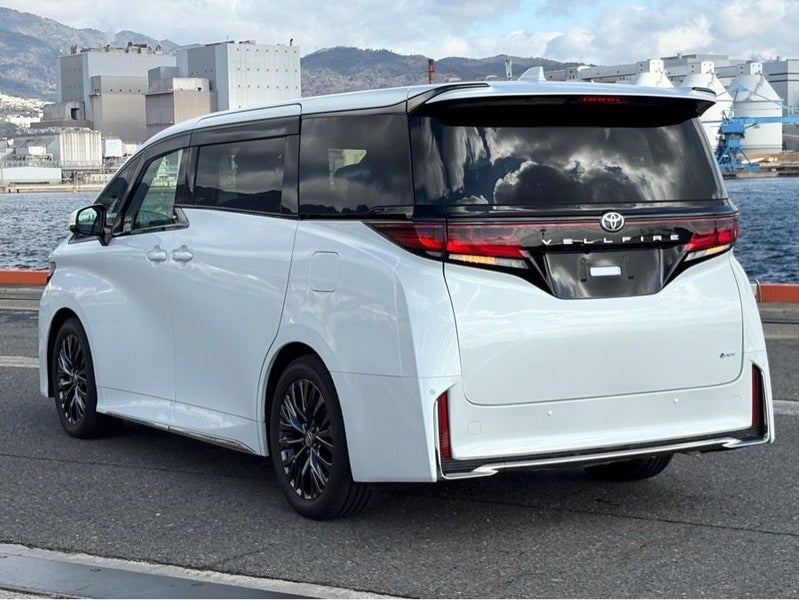 2025 Toyota Vellfire 2.5 Hybrid Z Premier image 4