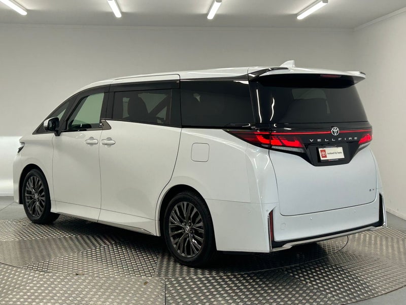 2025 Toyota Vellfire 2.5 Hybrid Z Premier image 5
