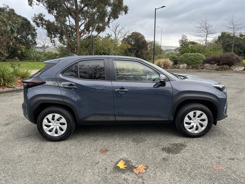 2025 Toyota Yaris Cross 1.5 Hybrid image 3