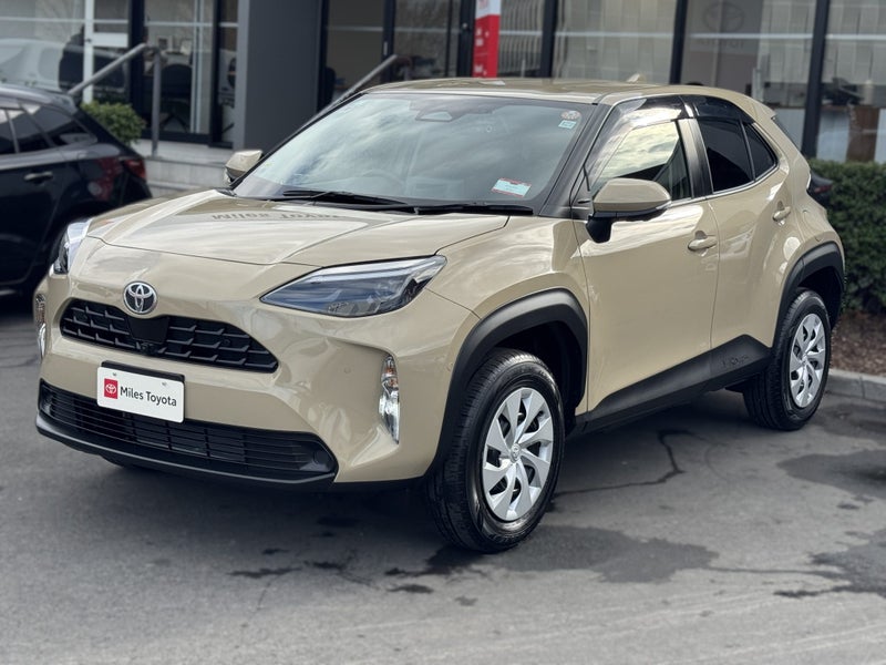 2025 Toyota Yaris Cross 1.5 Hybrid U 5 Dr SUV C... image 3