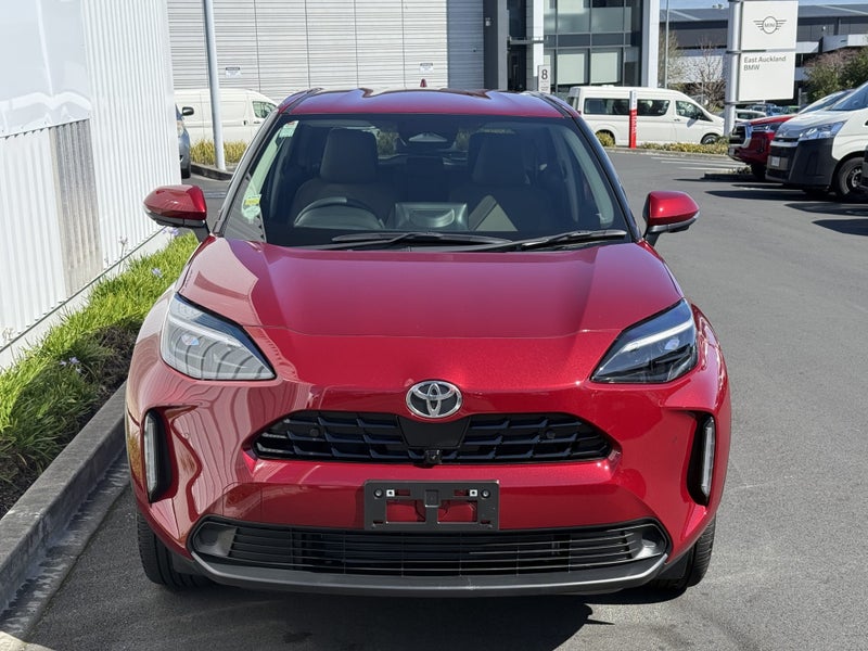 2025 Toyota Yaris Cross Cross 1.5 Hybrid Z 4WD... image 3