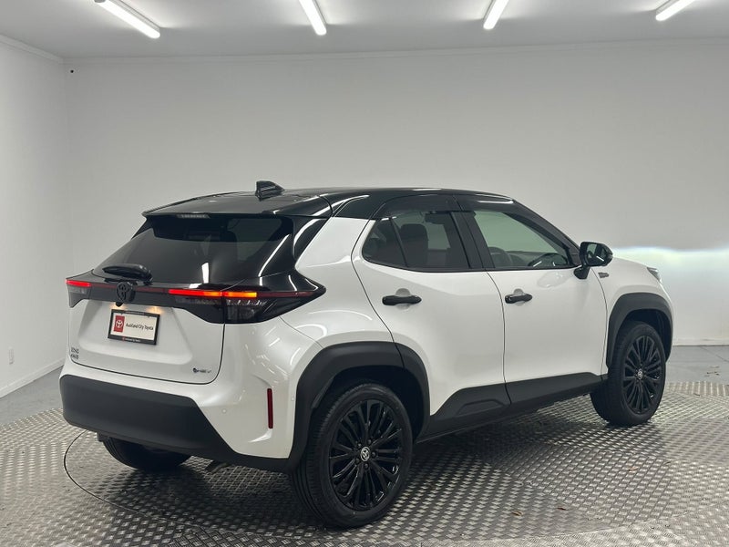2025 Toyota Yaris Cross Cross 1.5 Hybrid Z Urbano image 3