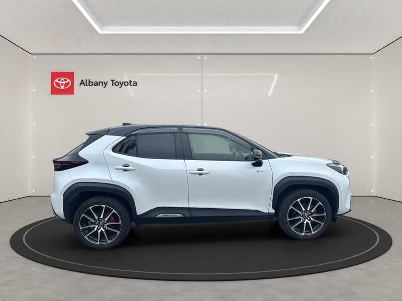2025 Toyota Yaris Cross Cross GR Sport 1.5P HEV... image 2