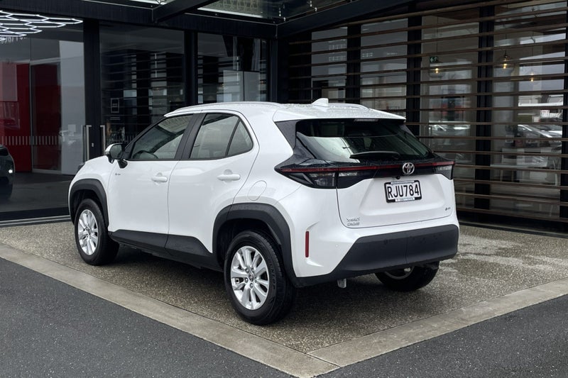 2025 Toyota Yaris Cross Cross GX 1.5 Petrol Hyb... image 2