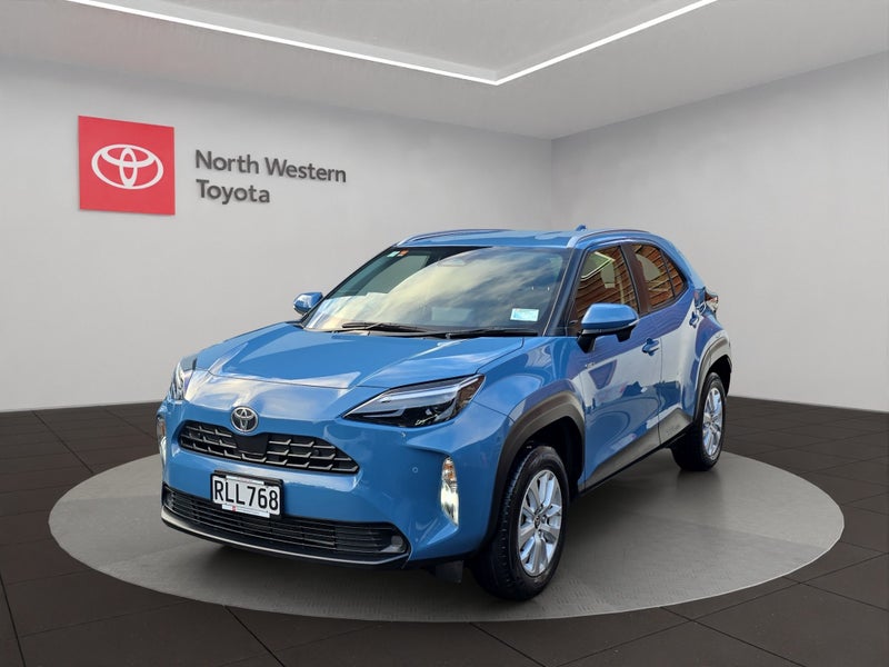 2025 Toyota Yaris Cross Cross GX 1.5L Hybrid FW... image 3