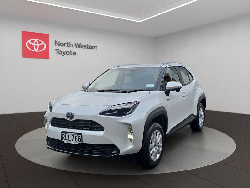 2025 Toyota Yaris Cross Cross GX 1.5L Hybrid FW... image 3