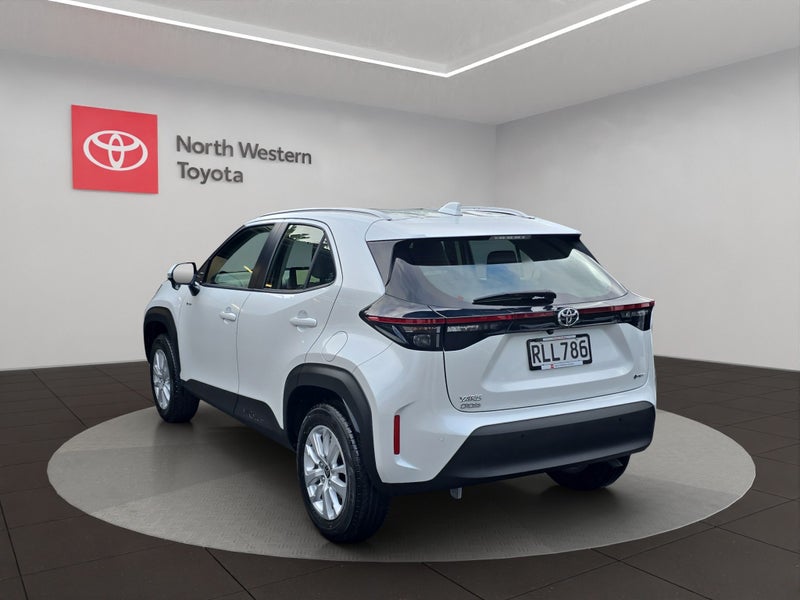 2025 Toyota Yaris Cross Cross GX 1.5L Hybrid FW... image 5
