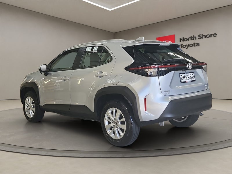 2025 Toyota Yaris Cross Cross GX 1.5L Hybrid FW... image 5