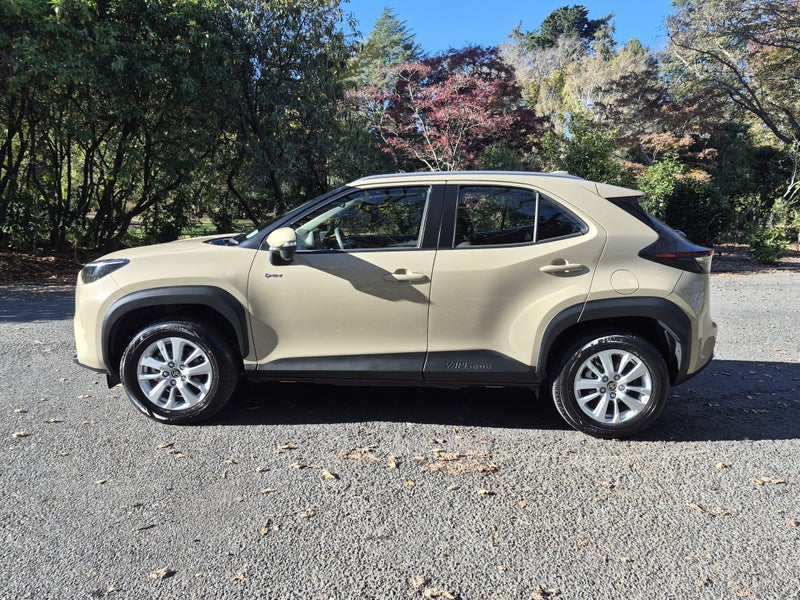 2025 Toyota Yaris Cross Cross GX 1.5P HEV ECVT... image 3
