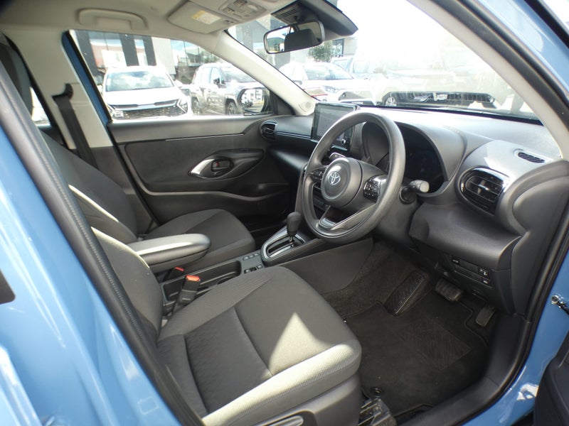 2025 Toyota Yaris Cross Cross GX 1.5P HEV ECVT... image 2