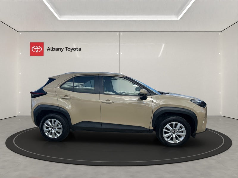 2025 Toyota Yaris Cross Cross GX 1.5P HEV ECVT... image 2