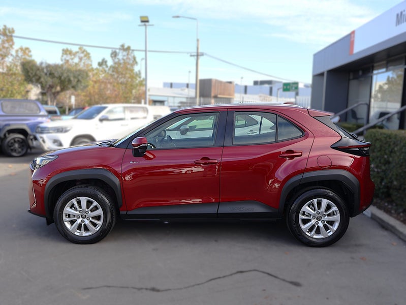 2025 Toyota Yaris Cross Cross GX 1.5P Hybrid FWD image 4