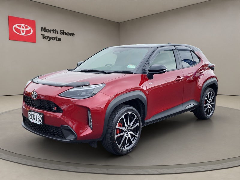 2025 Toyota Yaris Cross GR Sport 1.5L Hybrid SUV image 3