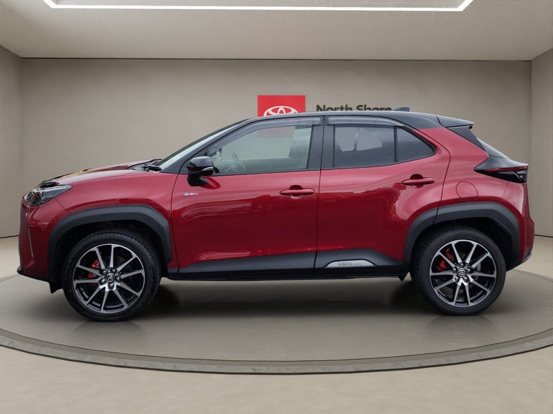 2025 Toyota Yaris Cross GR Sport 1.5L Hybrid SUV image 4