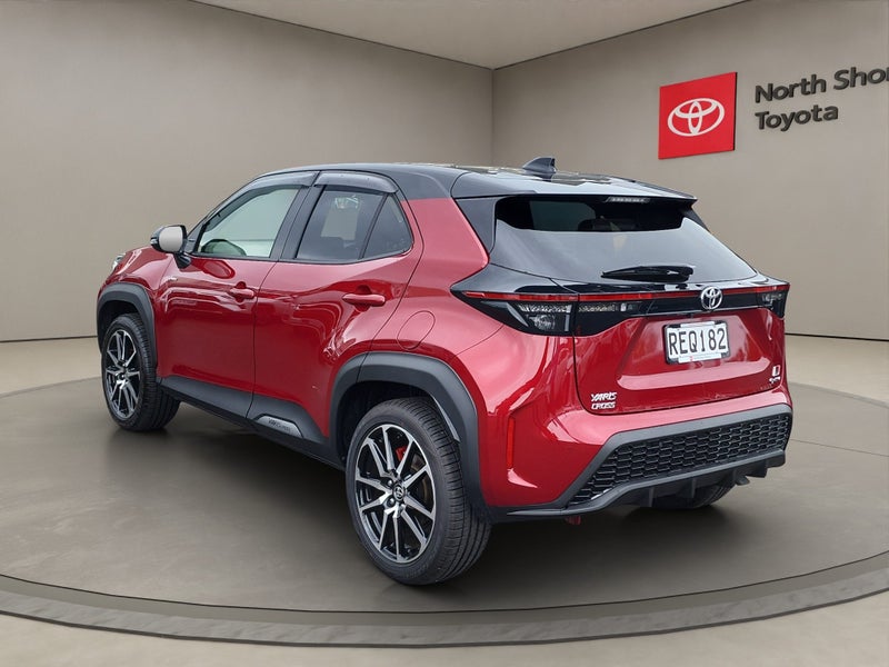 2025 Toyota Yaris Cross GR Sport 1.5L Hybrid SUV image 5