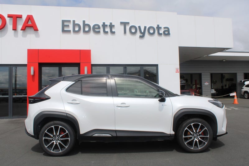 2025 Toyota Yaris Cross GR Sport 1.5P HEV ECVT... image 3