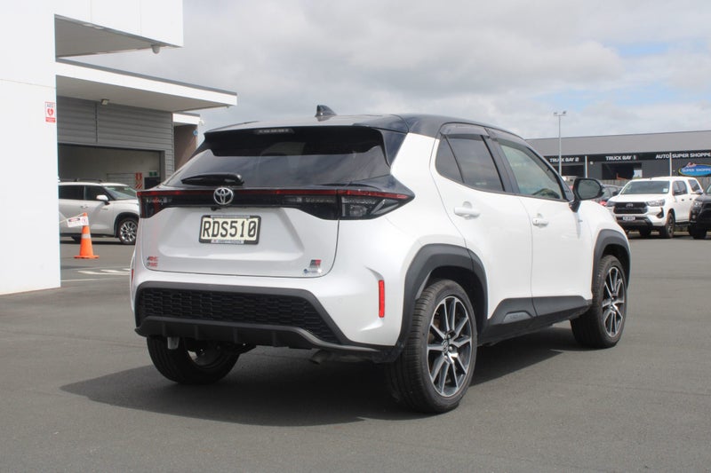 2025 Toyota Yaris Cross GR Sport 1.5P HEV ECVT... image 4