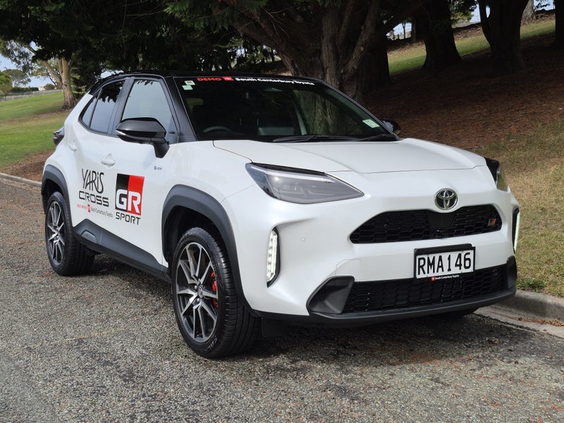 2025 Toyota Yaris Cross GR Sport 1.5P HEV ECVT... image 2