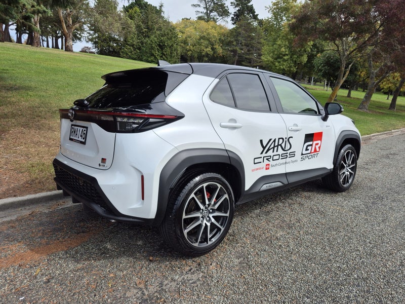 2025 Toyota Yaris Cross GR Sport 1.5P HEV ECVT... image 4
