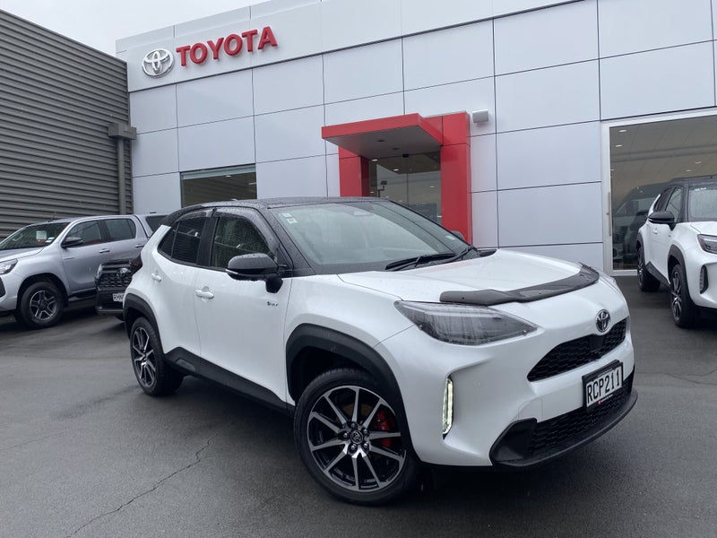 2025 Toyota Yaris Cross GR Sport 1.5P HEV ECVT FWD image 1